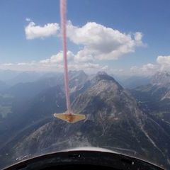Flugwegposition um 12:54:25: Aufgenommen in der Nähe von Gemeinde Telfs, Telfs, Österreich in 2514 Meter
